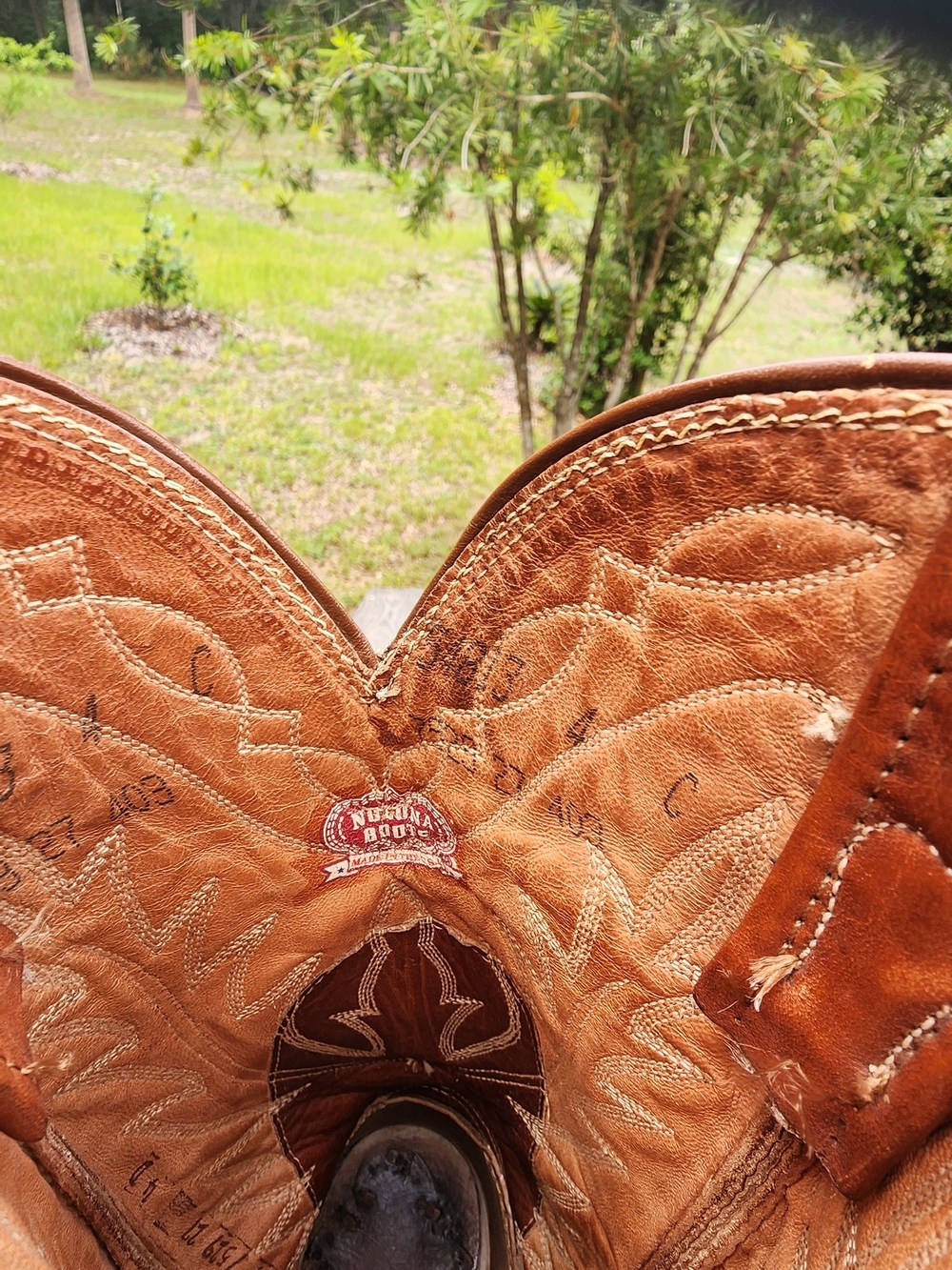 Women's Tan Leather Western Heeled Boots  Size 6-7. - Picture 12 of 16